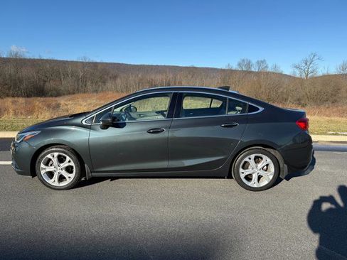 Used 2017 Chevrolet Cruze Premier image 5
