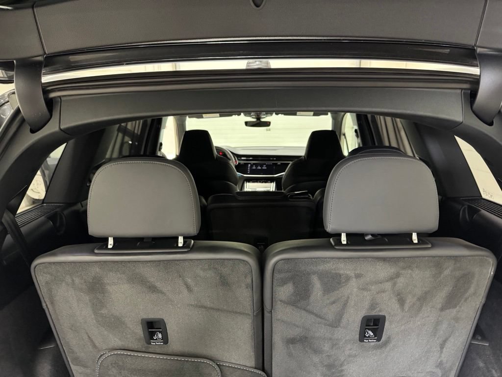 Used 2025 Audi SQ7 Prestige AWD/4WD image 27