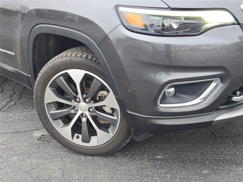 Used 2022 Jeep Cherokee Limited w/ Elite Package image 3