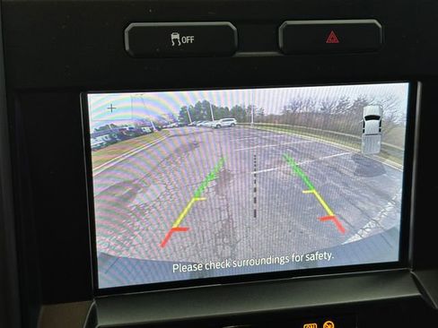 Used 2022 Ford F250 XLT w/ Black Appearance Package image 23