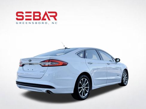 Used 2017 Ford Fusion SE w/ Equipment Group 602A image 5