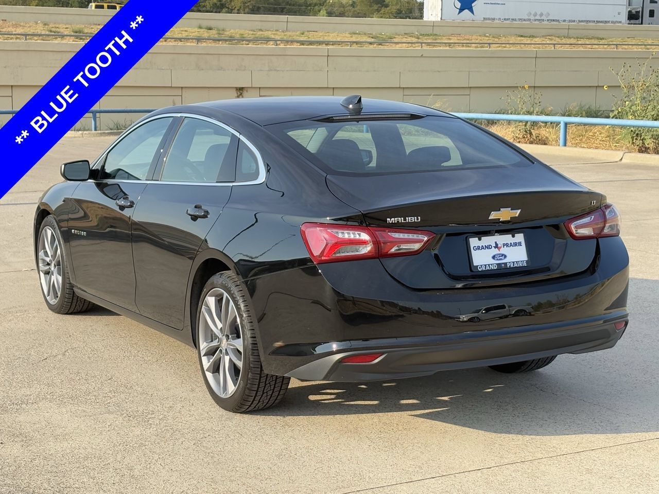 Used 2023 Chevrolet Malibu LT FWD image 6