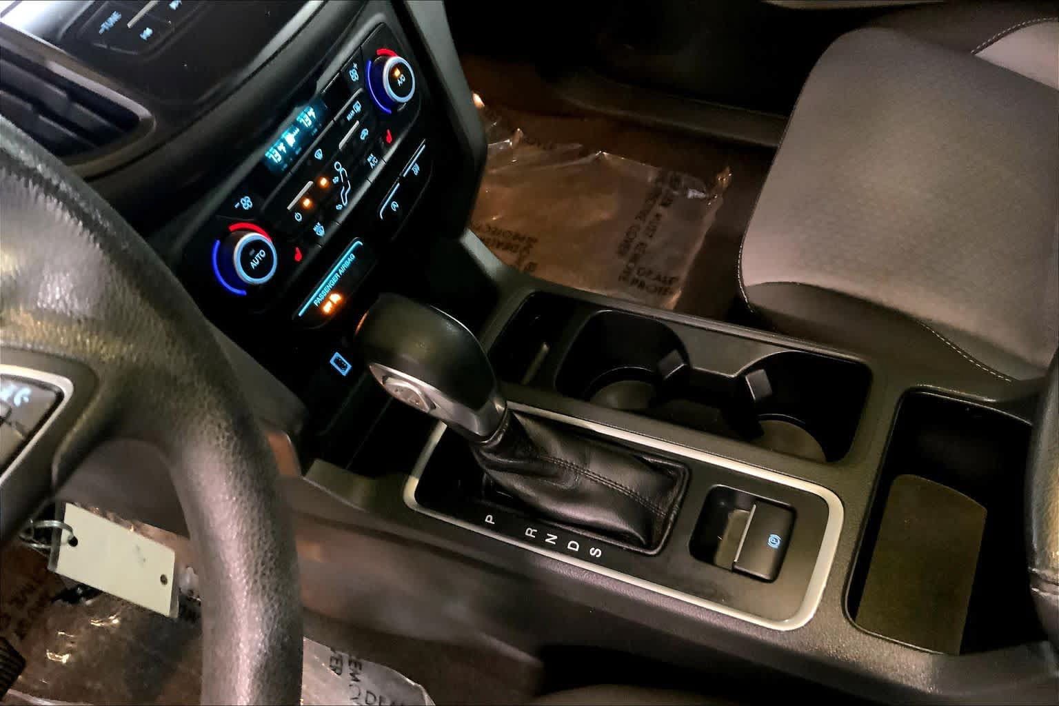 Used 2018 Ford Escape SE w/ SE Sync 3 Package AWD/4WD image 17