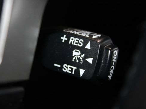 Used 2013 Toyota Land Cruiser AWD/4WD image 44