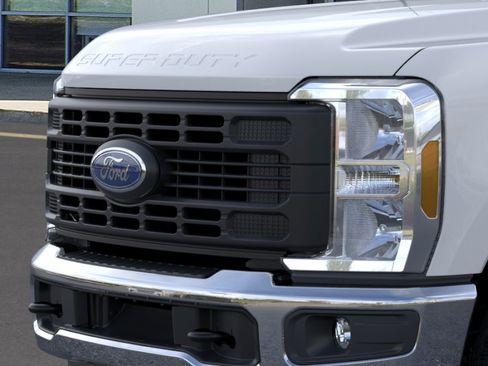 New 2026 Ford F250 XL AWD/4WD image 18
