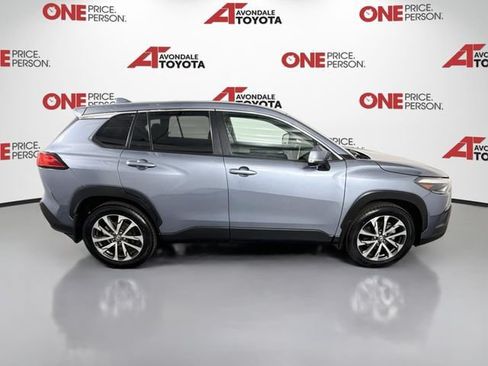 Certified 2024 Toyota Corolla Cross XLE w/ Convenience Package FWD image 9