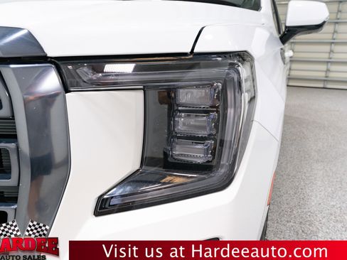 Used 2024 GMC Yukon XL AT4 image 8