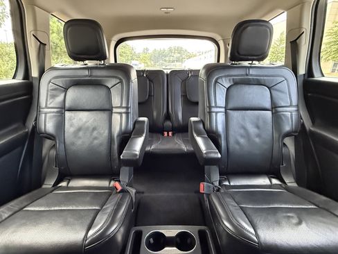 Used 2020 Lincoln Aviator Reserve w/ Elements Package Plus image 42