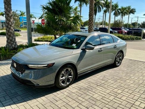 Used 2023 Honda Accord EX-L image 3