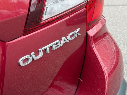 Used 2018 Subaru Outback 2.5i Limited AWD/4WD image 18