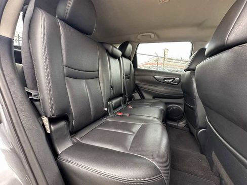 Used 2020 Nissan Rogue SL image 25