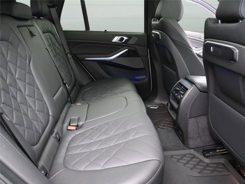 Used 2024 BMW X5 xDrive40i w/ Executive Package image 19