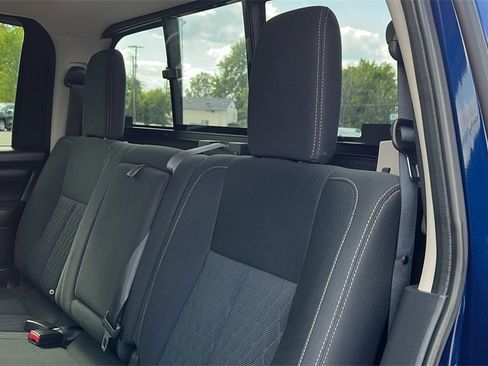 Used 2017 Nissan Titan SV image 29