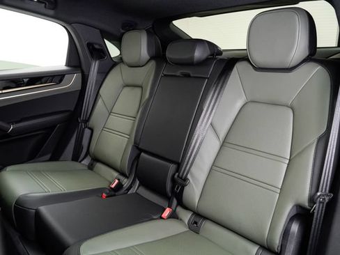 New 2026 Porsche Cayenne Coupe AWD/4WD image 24