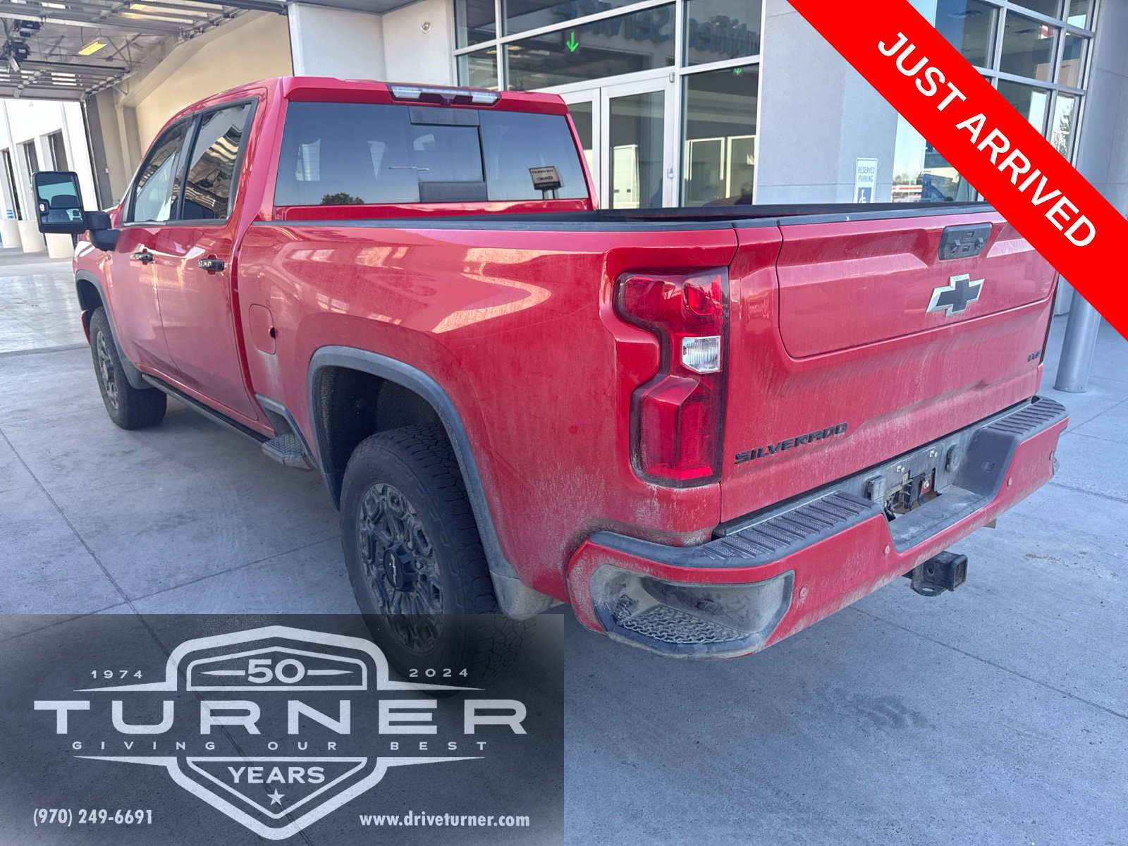 Used 2024 Chevrolet Silverado 2500 LTZ w/ LTZ Plus Package AWD/4WD image 3
