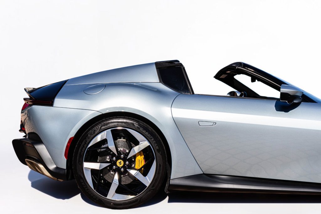 Certified 2026 Ferrari 12Cilindri Spider RWD image 17
