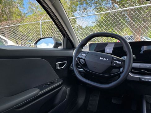 Used 2025 Kia K4 LXS FWD image 33