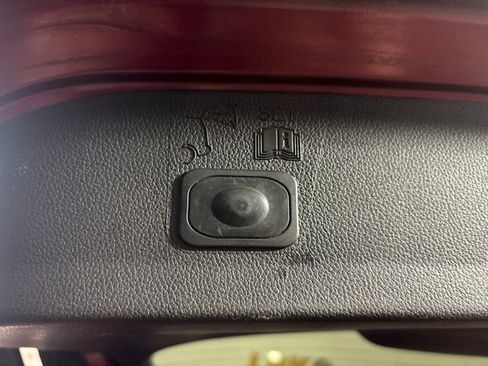 Used 2013 Ford Escape SEL FWD image 18