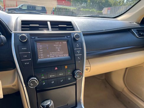 Used 2017 Toyota Camry LE image 13