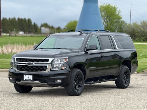 Used 2018 Chevrolet Suburban LT AWD/4WD image 3