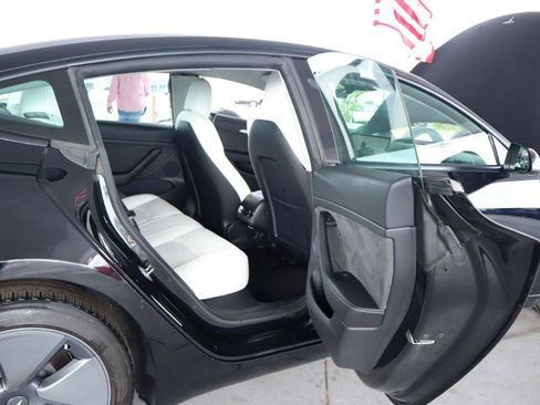 Used 2022 Tesla Model 3 RWD image 33