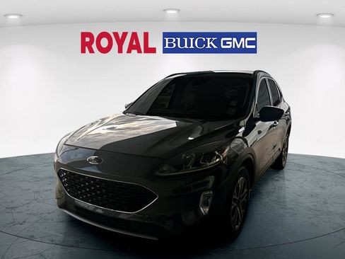Used 2020 Ford Escape SEL image 1