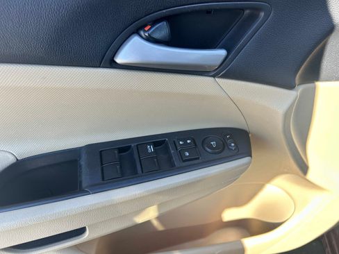 Used 2012 Honda Accord LX image 17