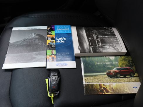 Used 2017 Ford Explorer XLT w/ Equipment Group 202A AWD/4WD image 64