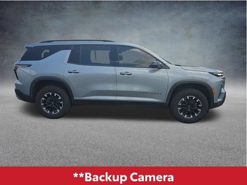 Used 2025 Chevrolet Traverse Z71 w/ Driver Confidence Package AWD/4WD image 4