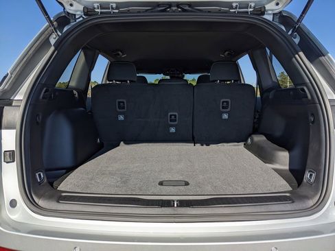 New 2025 Jeep Grand Cherokee Laredo image 38