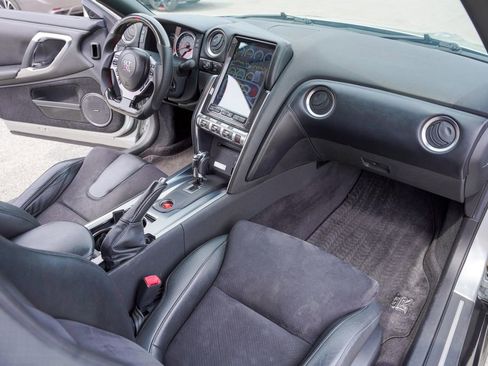 Used 2010 Nissan GT-R Premium AWD/4WD image 34