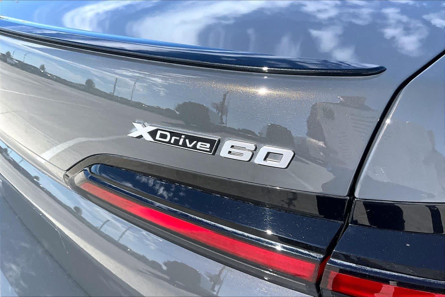 Used 2023 BMW i7 xDrive60 AWD/4WD image 9