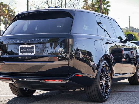 Used 2023 Land Rover Range Rover SE image 4