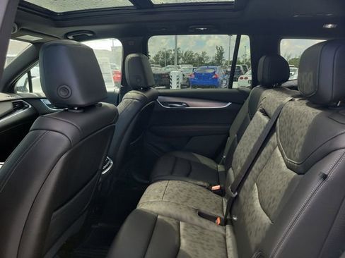 New 2025 Cadillac XT6 Luxury image 18