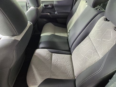 Used 2021 Toyota Tacoma TRD Off-Road image 15