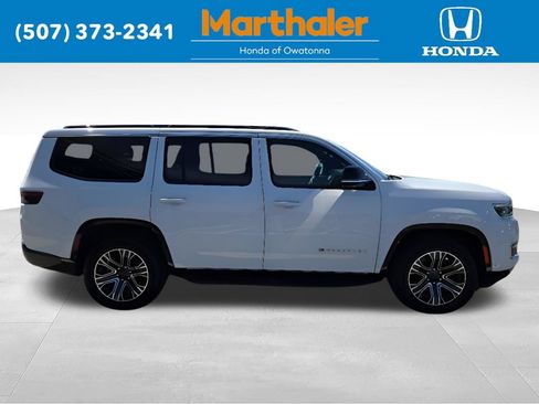 Used 2024 Jeep Wagoneer Series II w/ Flexible Seating Group AWD/4WD image 6