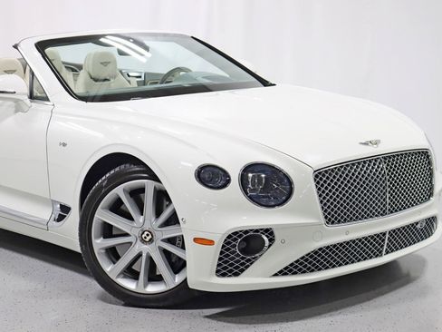 Used 2020 Bentley Continental GT image 3