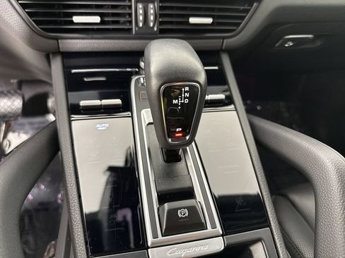 Certified 2023 Porsche Cayenne Platinum Edition AWD/4WD image 33