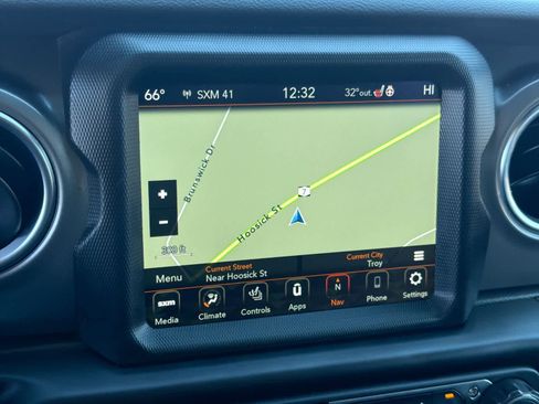 Used 2022 Jeep Wrangler Unlimited Rubicon 4xe w/ Cold Weather Group AWD/4WD image 30