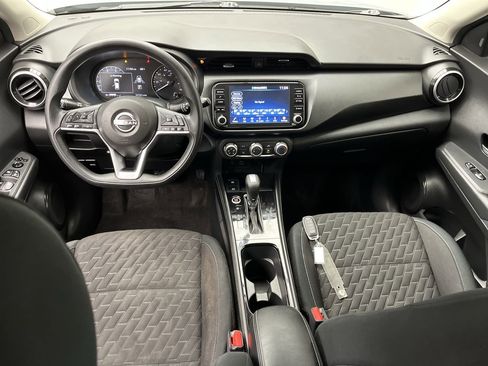 Used 2023 Nissan Kicks SV image 4