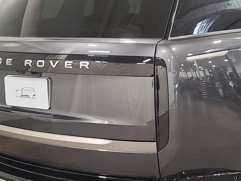New 2026 Land Rover Range Rover Long Wheelbase SE AWD/4WD image 18