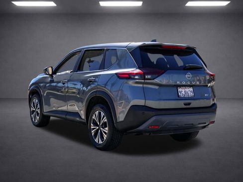 Used 2023 Nissan Rogue SV image 6