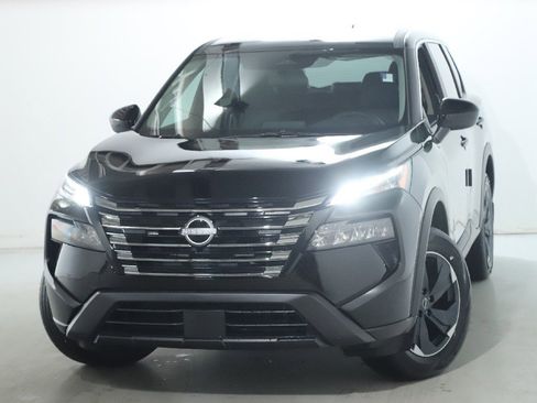 Certified 2026 Nissan Rogue SV image 3