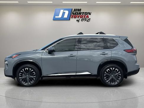 Used 2025 Nissan Rogue Platinum FWD image 8
