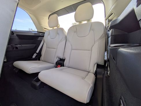 New 2026 Volvo XC90 T8 Ultra w/ Protection Package Premier AWD/4WD image 18