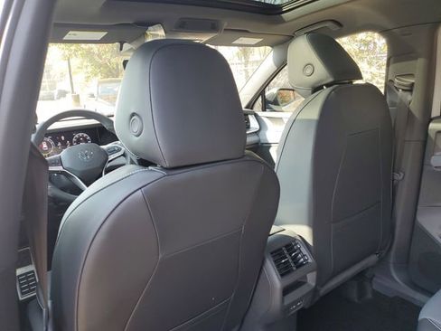 New 2026 Volkswagen Tiguan SE R-Line image 12