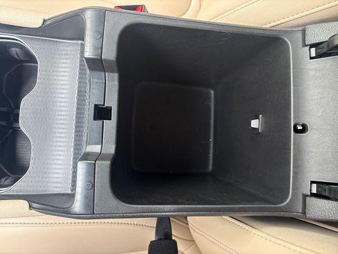 Used 2024 Jeep Grand Cherokee Limited image 32