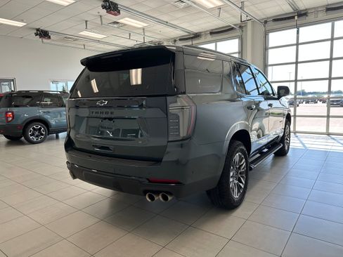 Used 2025 Chevrolet Tahoe Z71 w/ Comfort Package AWD/4WD image 5