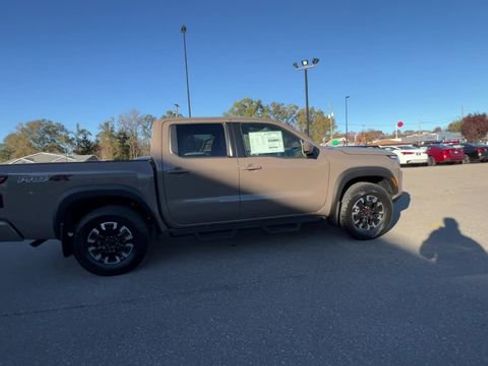 Used 2024 Nissan Frontier PRO-4X w/ Pro Convenience Package AWD/4WD image 9
