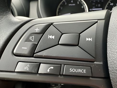 Certified 2025 Nissan Kicks Play S FWD image 23